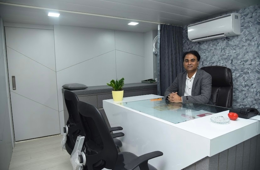 Dr. Amit Tiwari