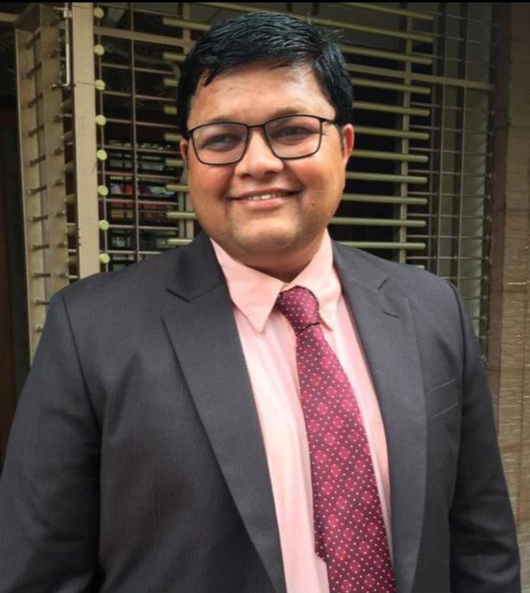 Dr. Naveen Totla