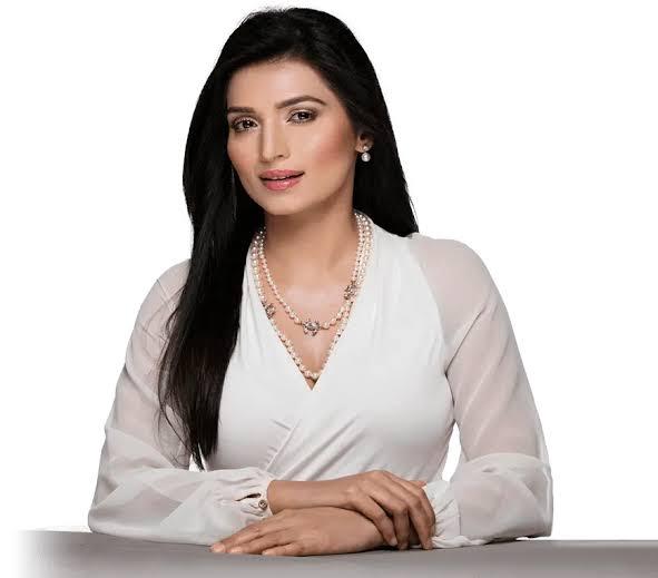 Dr. Monisha Kapoor