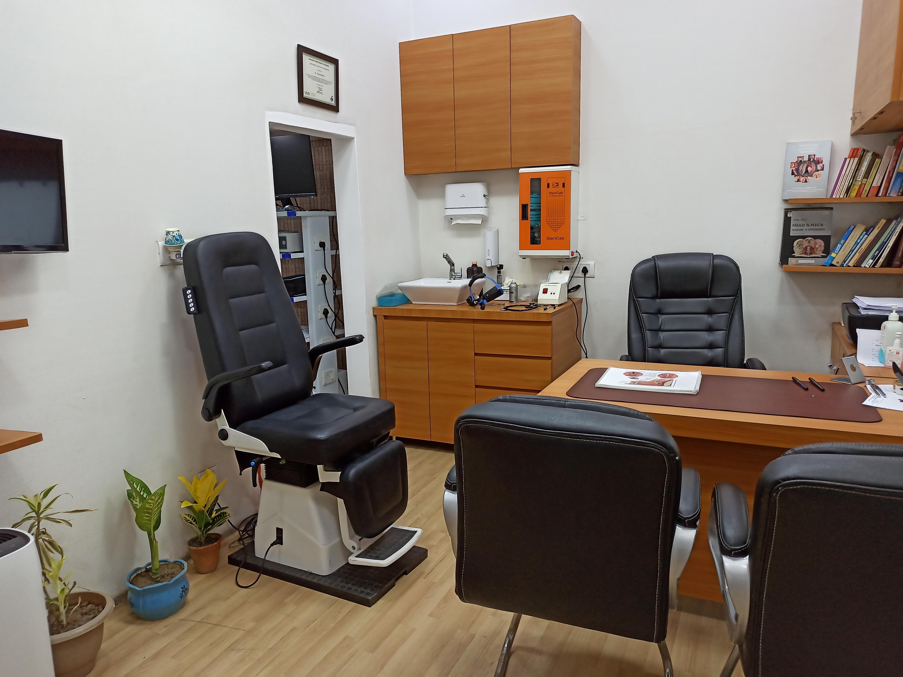Interior view photo of Dr Vikram ENT Clinic - Photo 3 at noida 201301