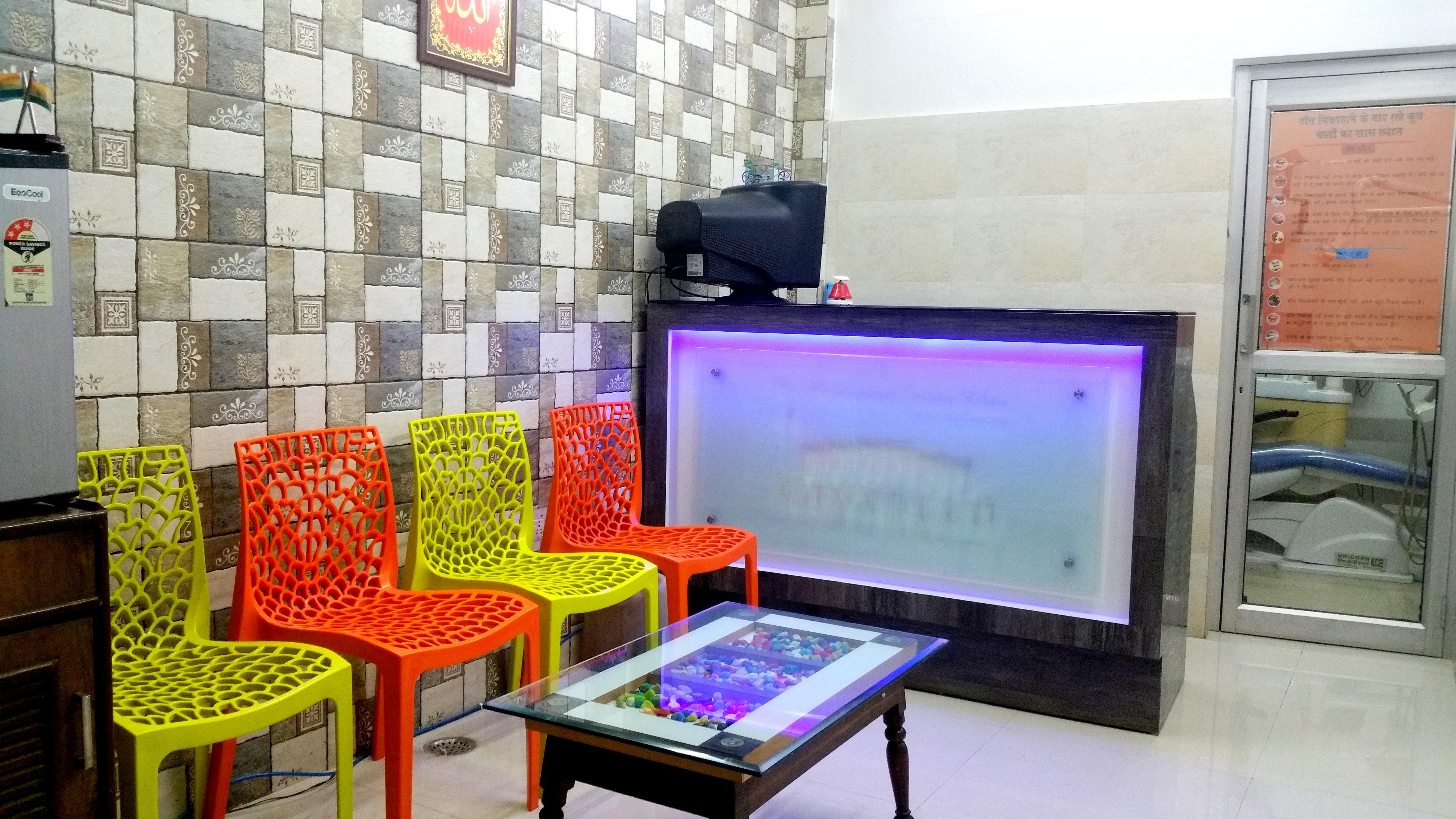 Interior view photo of ADVANCED DENTAL CARE - Photo 3 at lucknow 226007