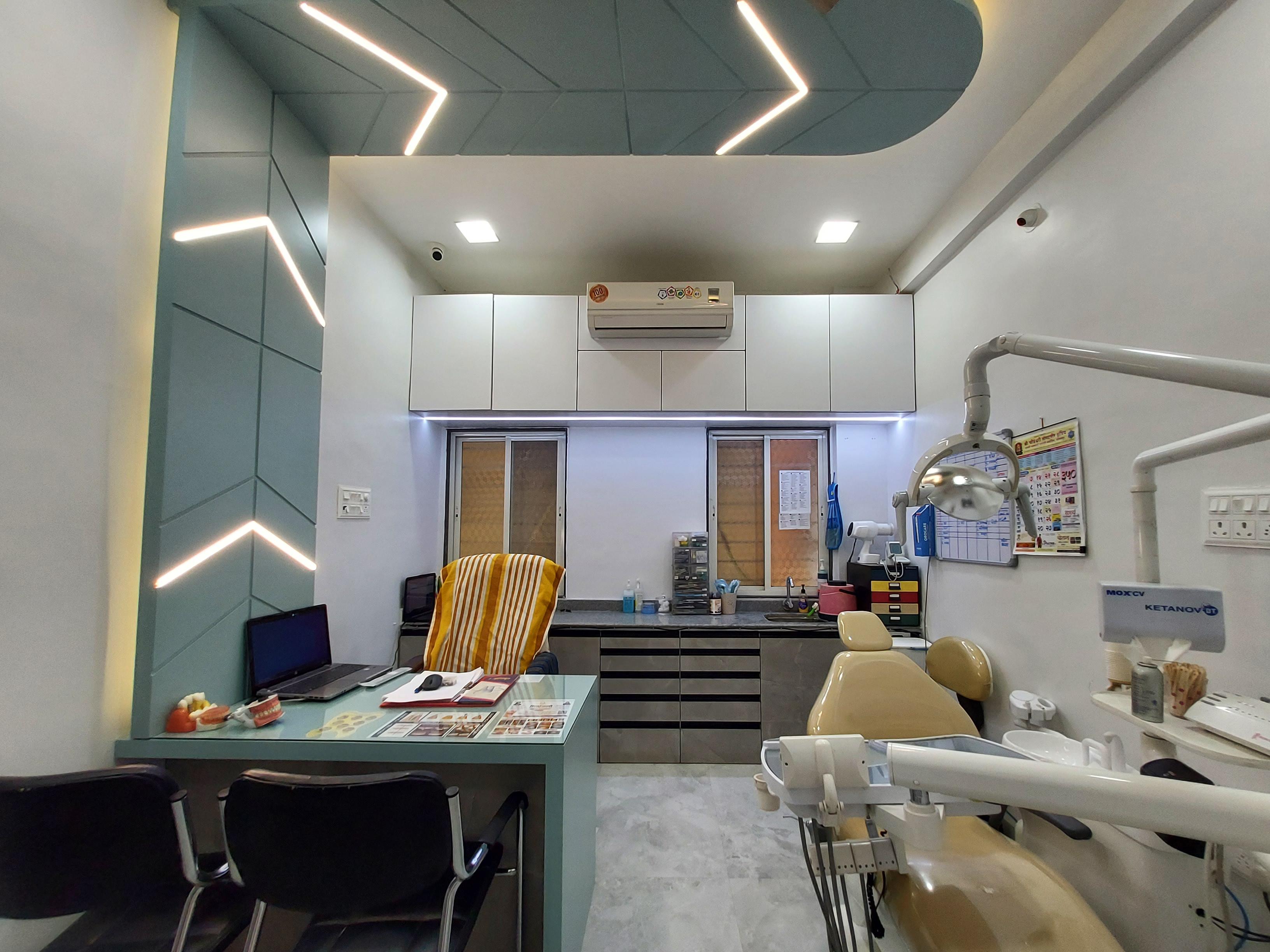 Interior view photo of 2 Dr Pagdimal's- Geetanjali Dental Care And Implant Centre - Photo 3 at na 413005