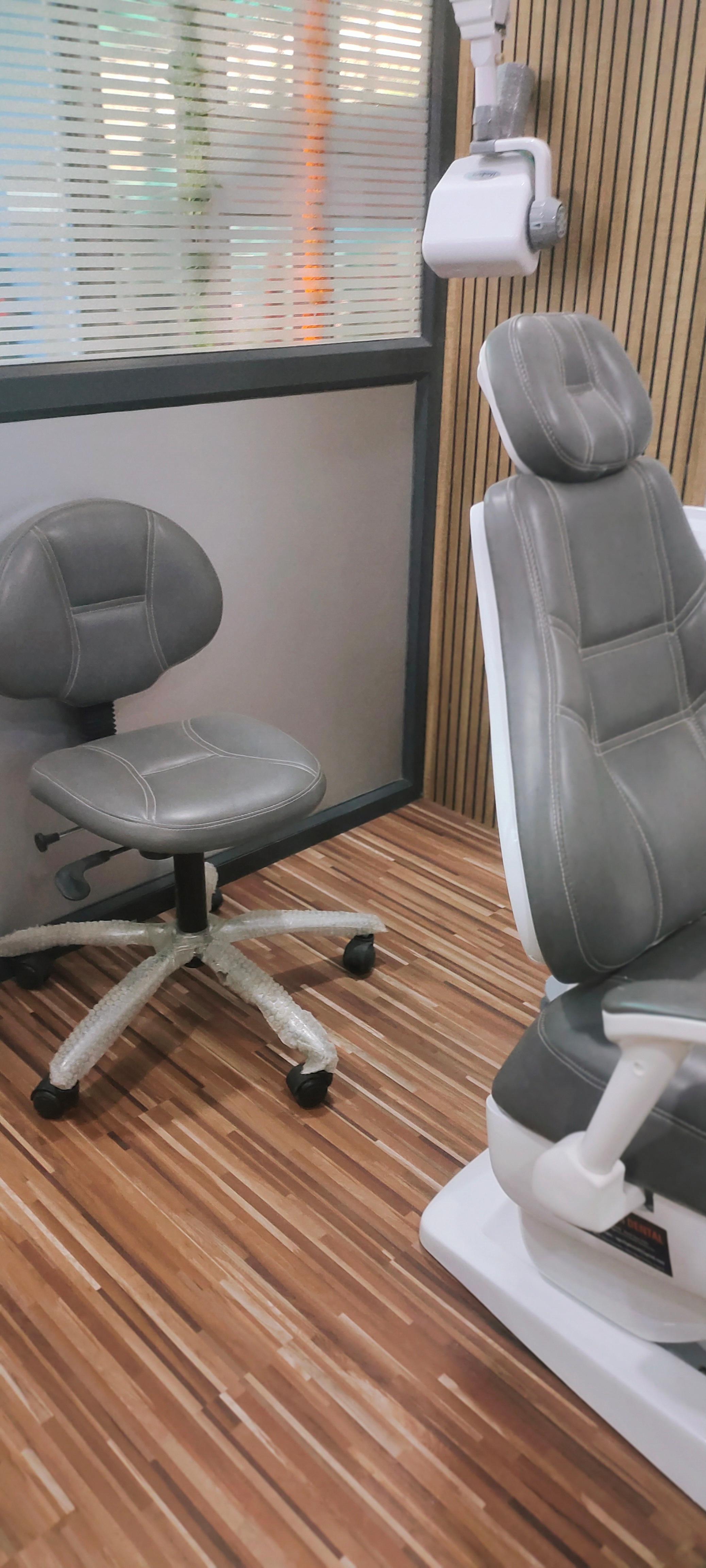 Interior view photo of Dr Shruti Sharma Dental Clinic - Photo 3 at agra 282007