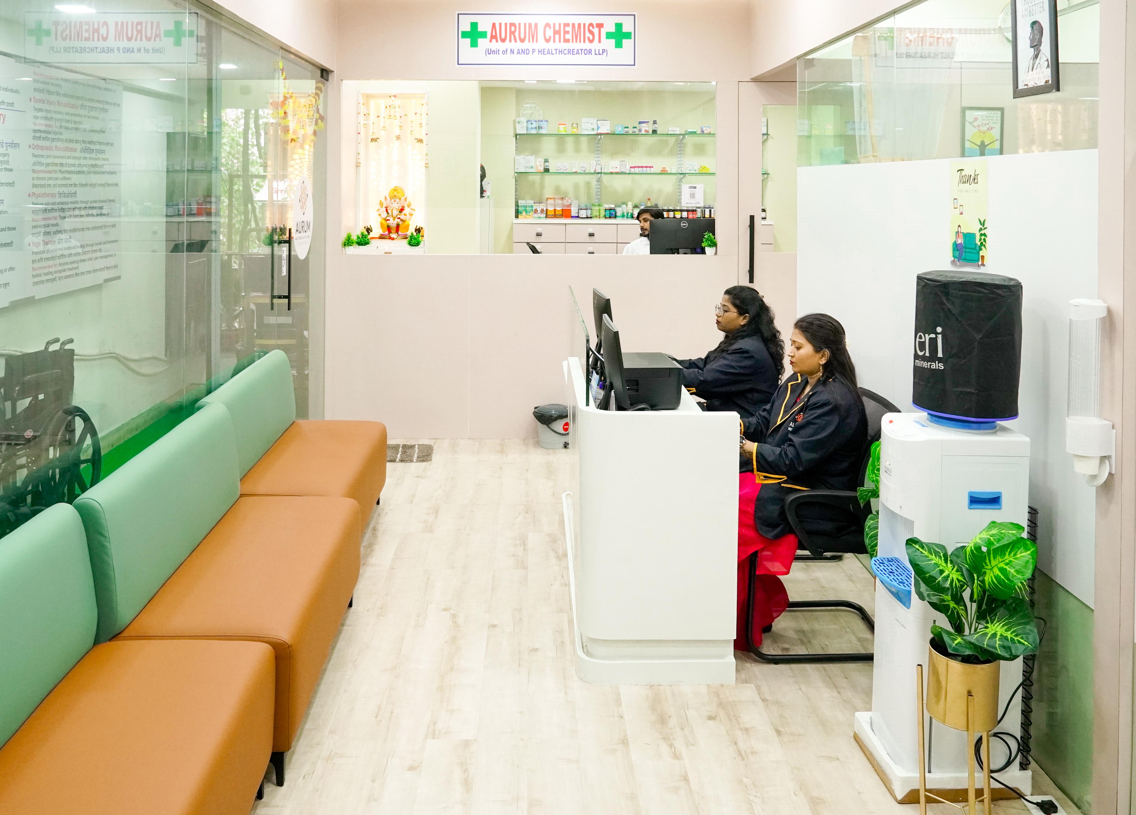 Interior view photo of AURUM MULTISPECIALITY CLINIC , BHANDUP WEST - Photo 2 at mumbai 400078