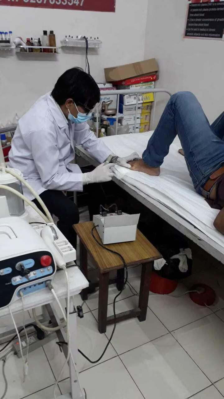 Interior view photo of Herbal Medicine And PRP Clinic - Photo 2 at delhi 110005