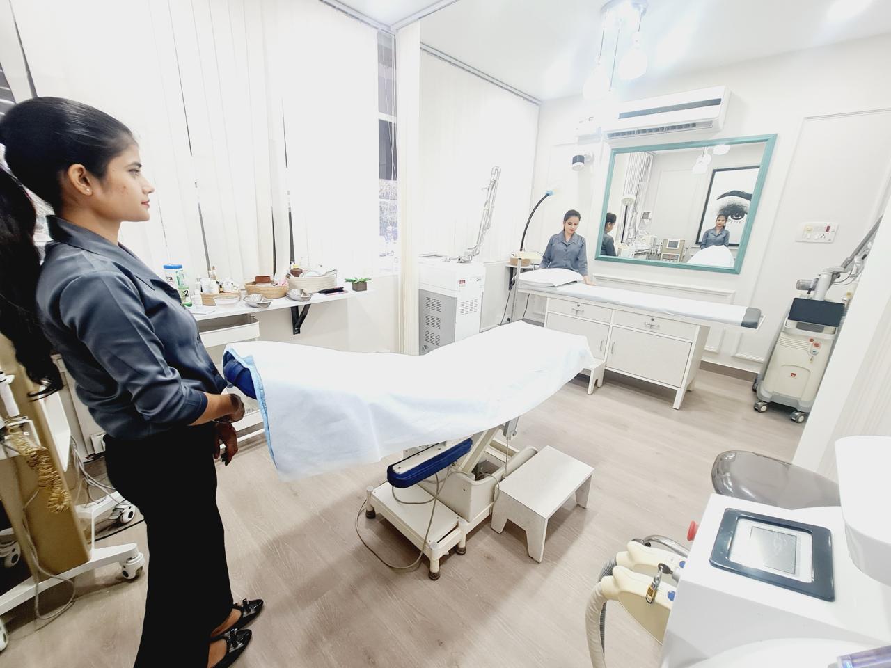 Interior view photo of Dr Naiya Bansal - Best Skin Specialist Doctor in Chandigarh - Photo 3 at chandigarh 160036