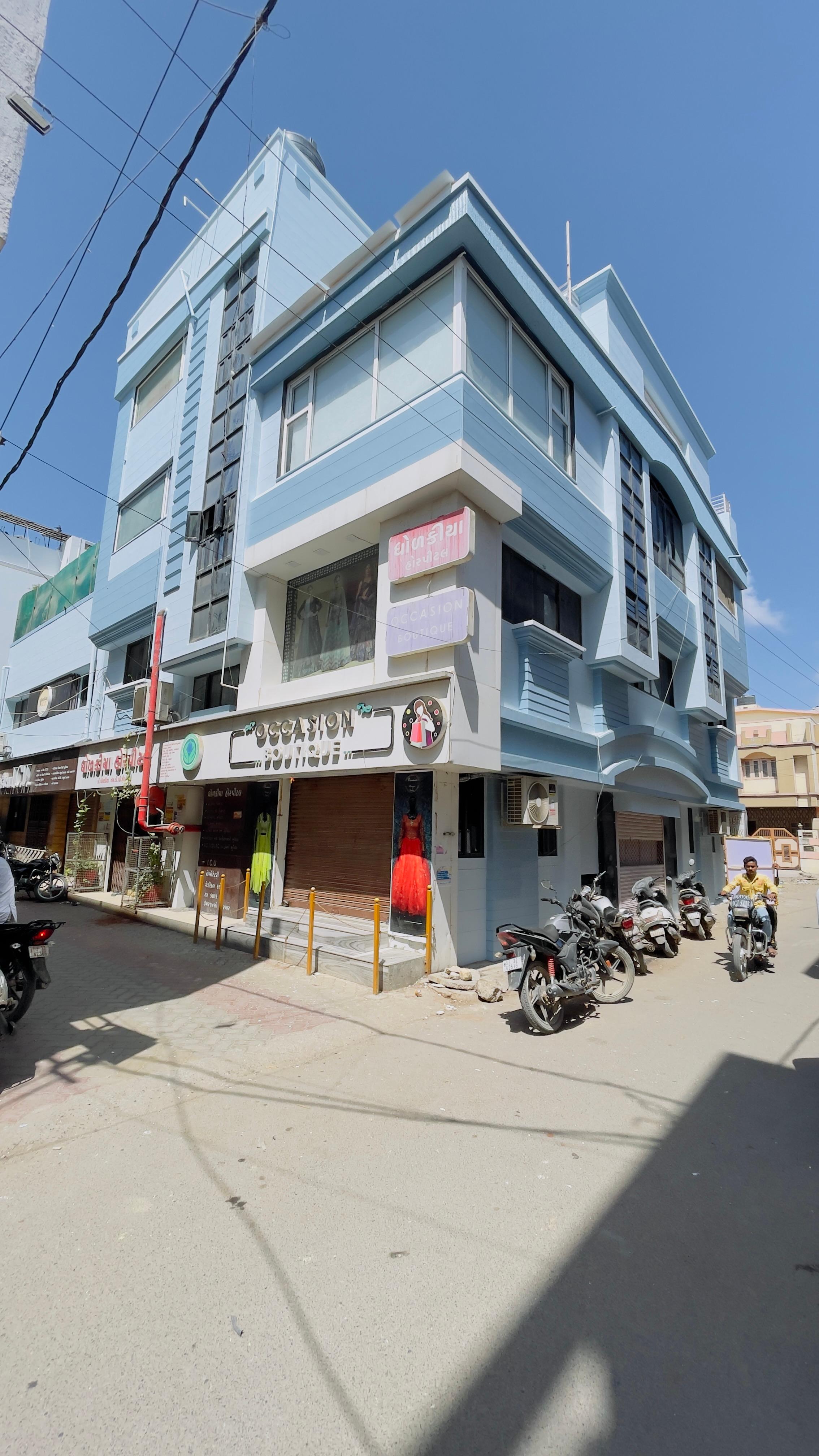 Exterior view photo of Dholakia hospital - Photo 2 at Veraval 362265