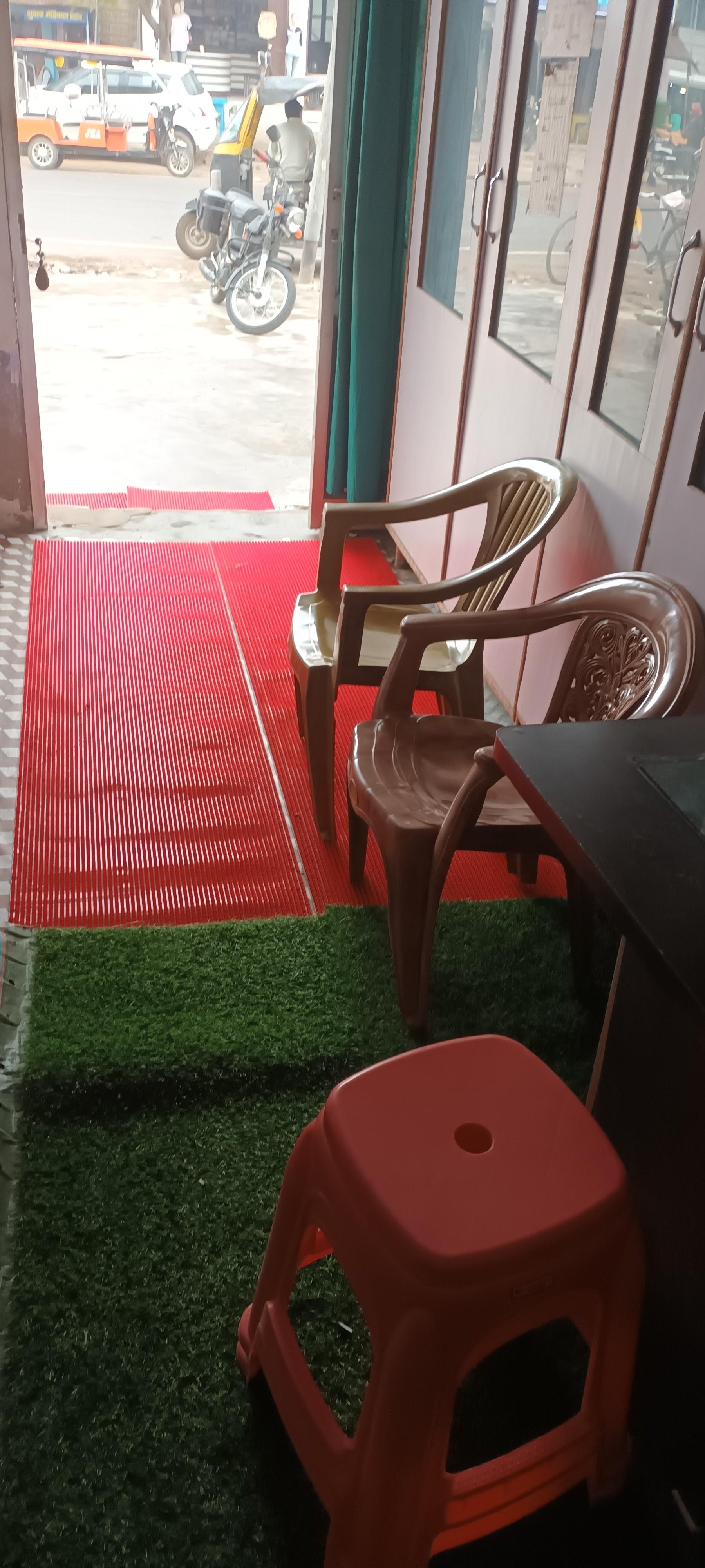 Interior view photo of Kumar clinic /skin care center - Photo 3 at Wazir Ganj 271124