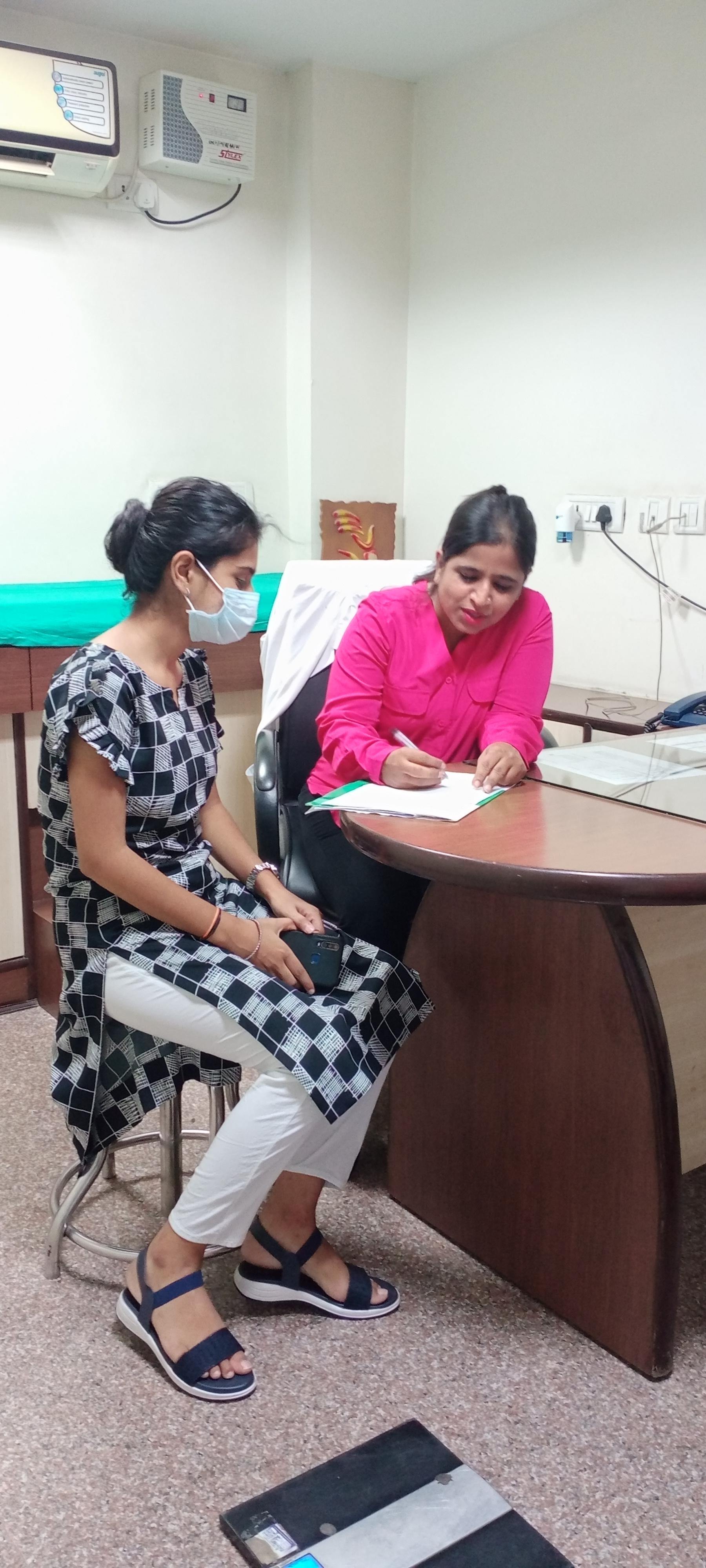 Patient consultation experience photo of Ishani weight lose centre - Photo 3 at greater noida 201310