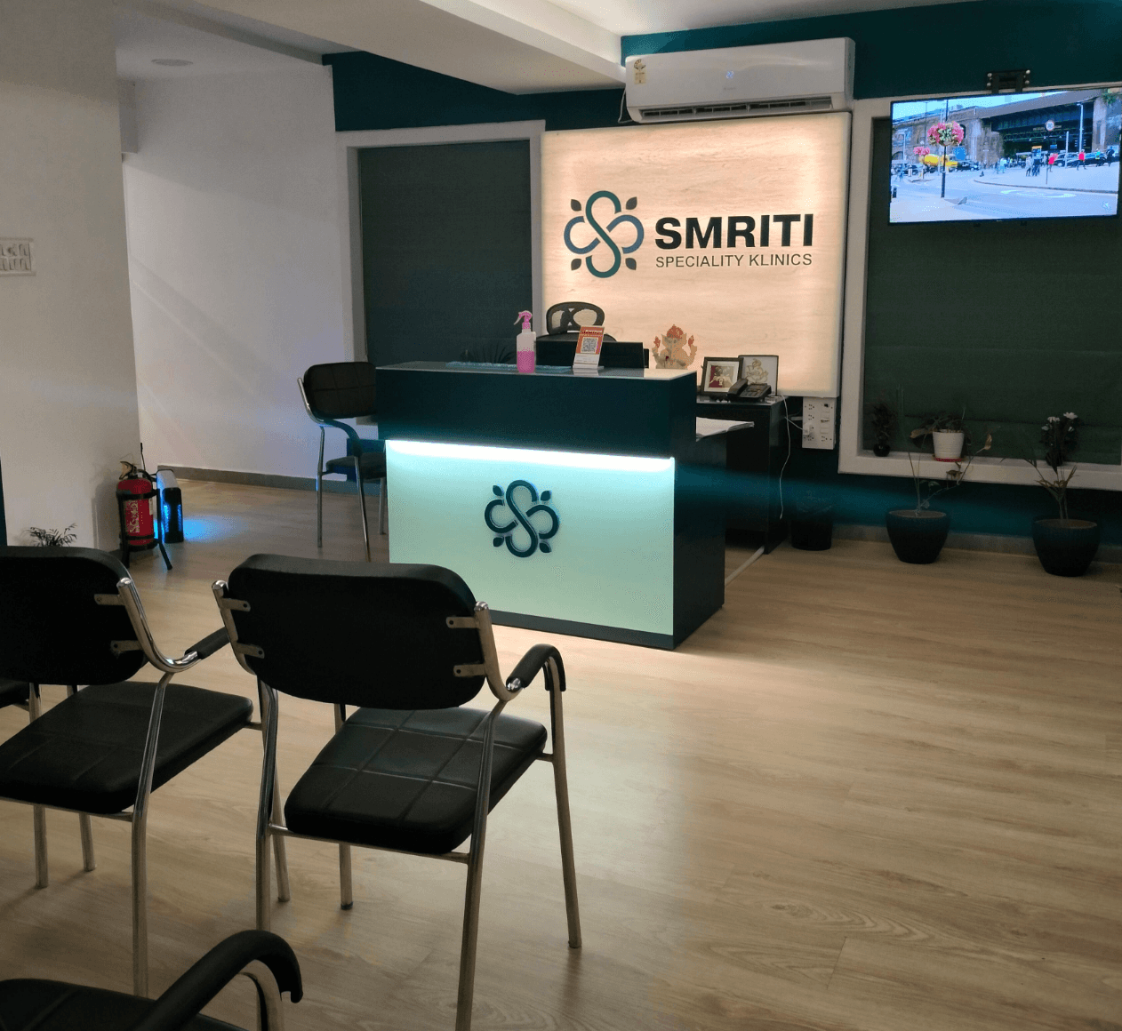 Interior view photo of Smriti Speciality Klinics - Photo 2 at chennai 600090