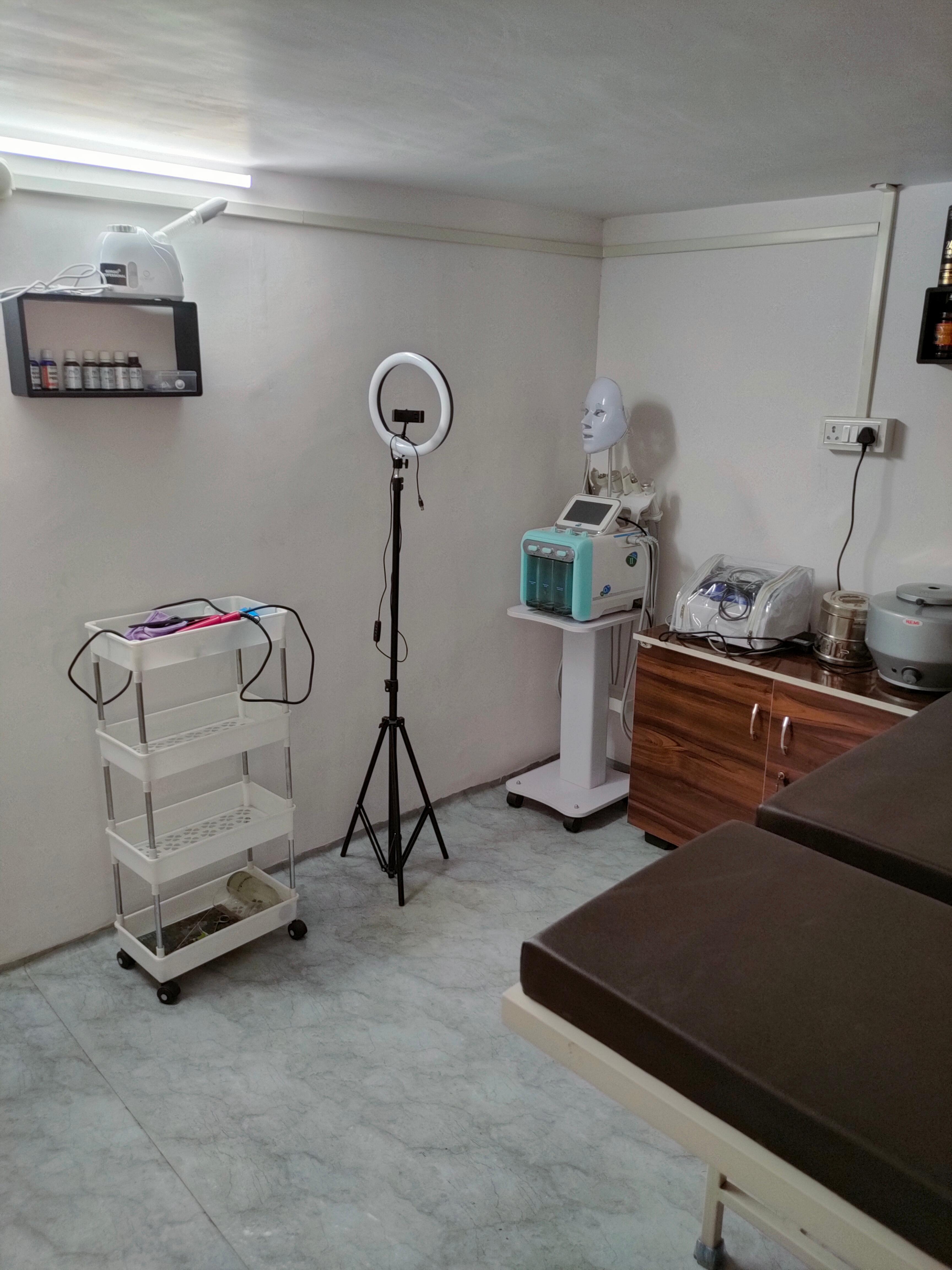 Interior view photo of Shree Hari Clinic - Photo 3 at chandrapur 442902