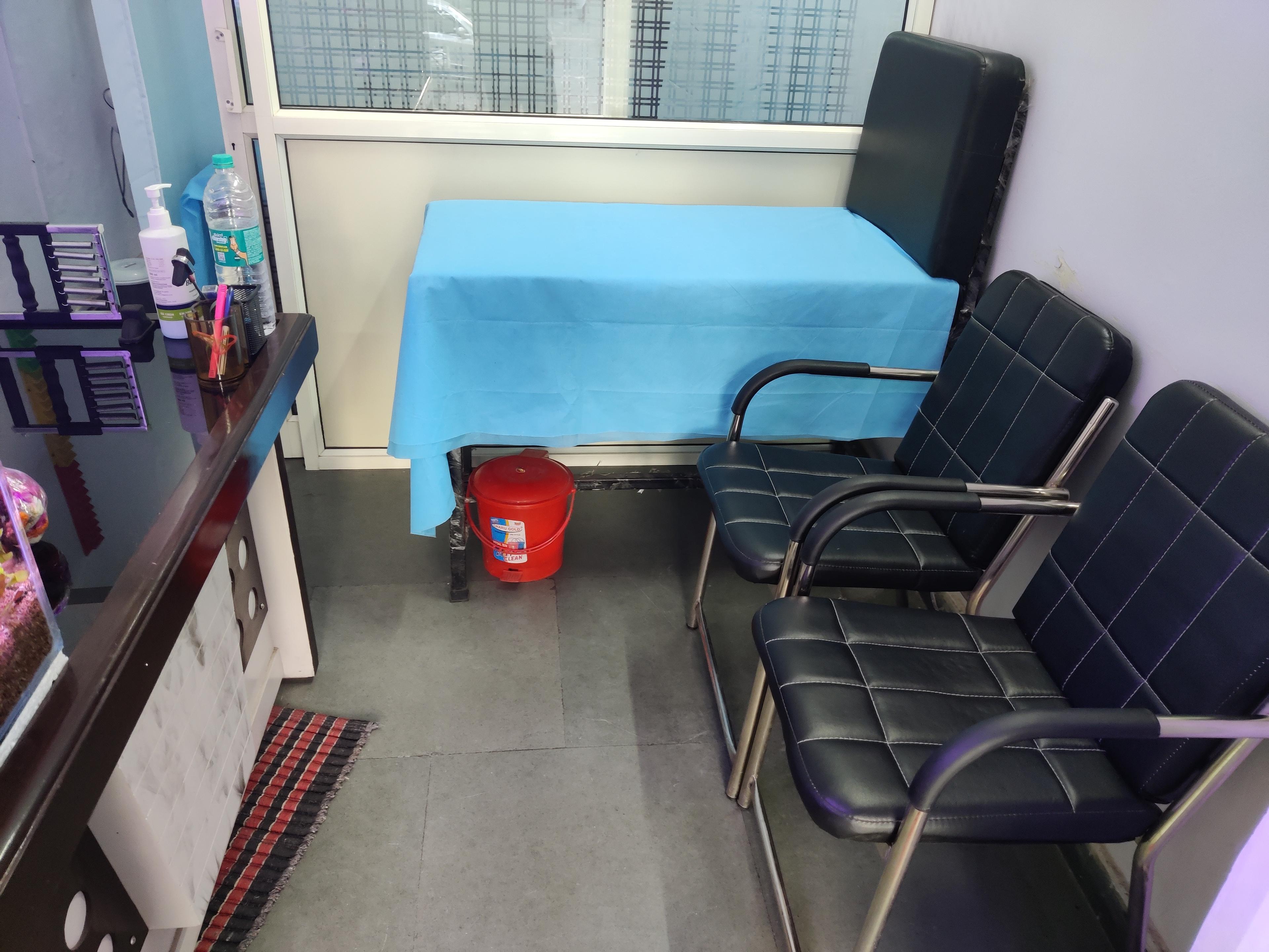 Interior view photo of SPORTS PHYSIO CARE AND CHHATH MATA REHAB CLINIC - Photo 2 at new delhi 110091