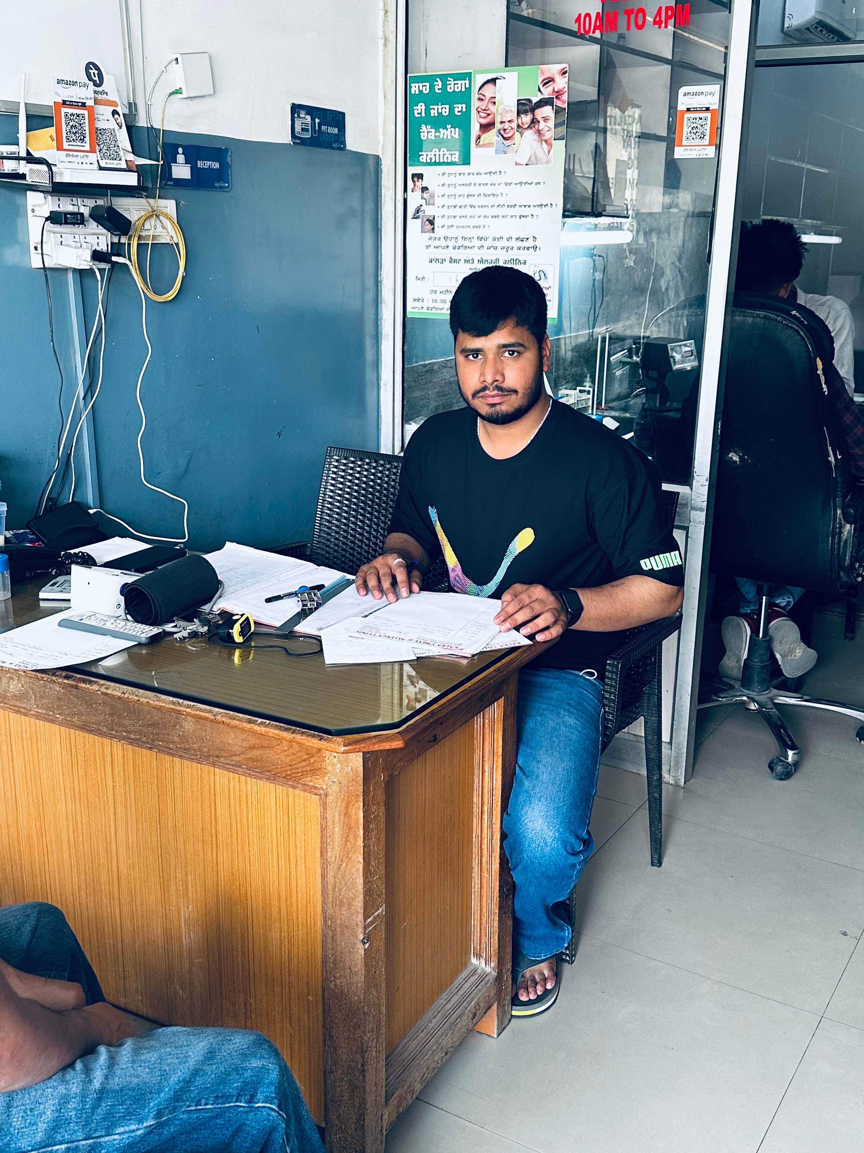 Interior view photo of Kalra Chest And Allergy Clinic - Photo 2 at Abohar 152116