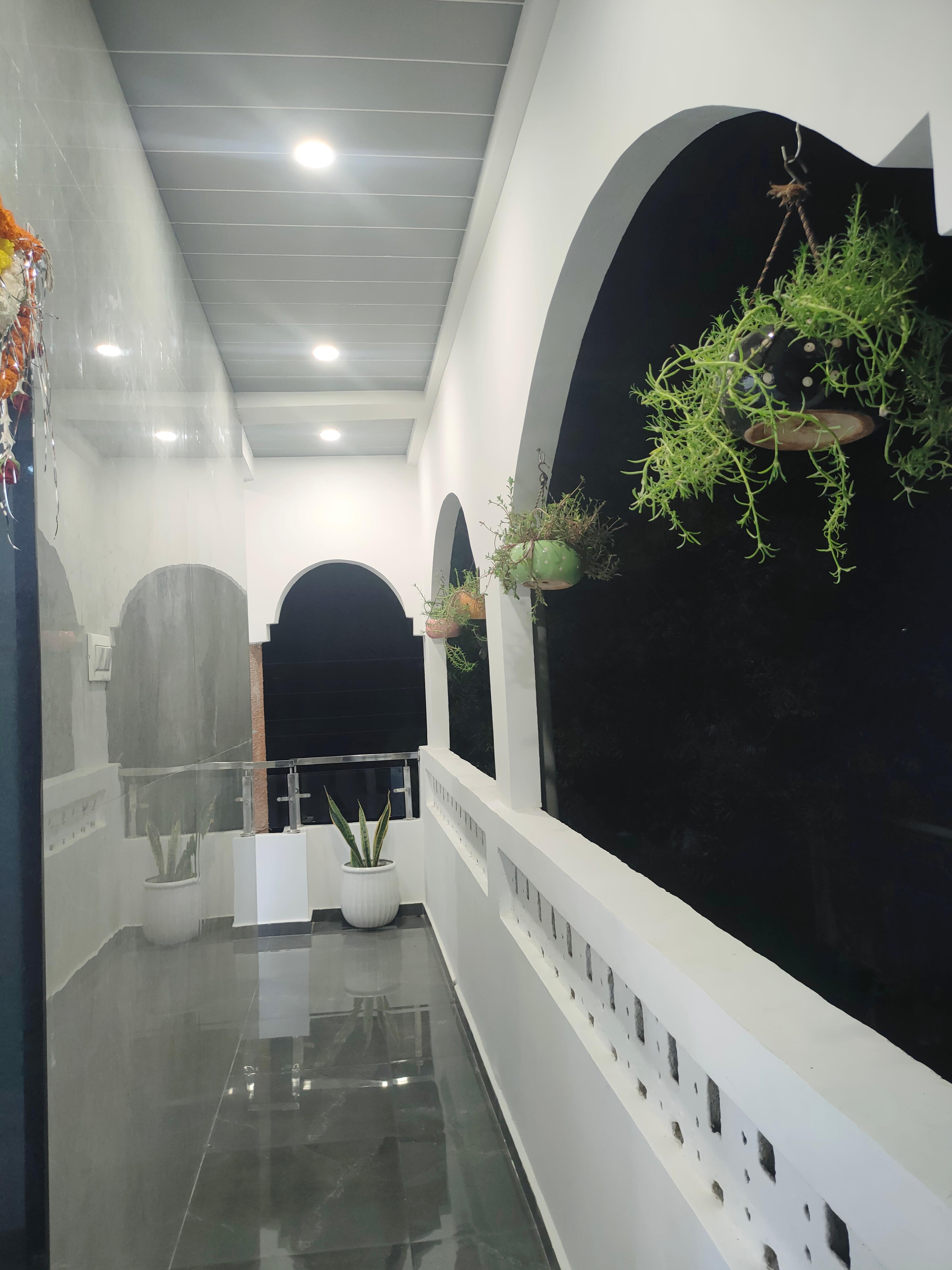Interior view photo of i-Smile Dental Implant & Cosmetic Centre - Photo 2 at nagpur 440015