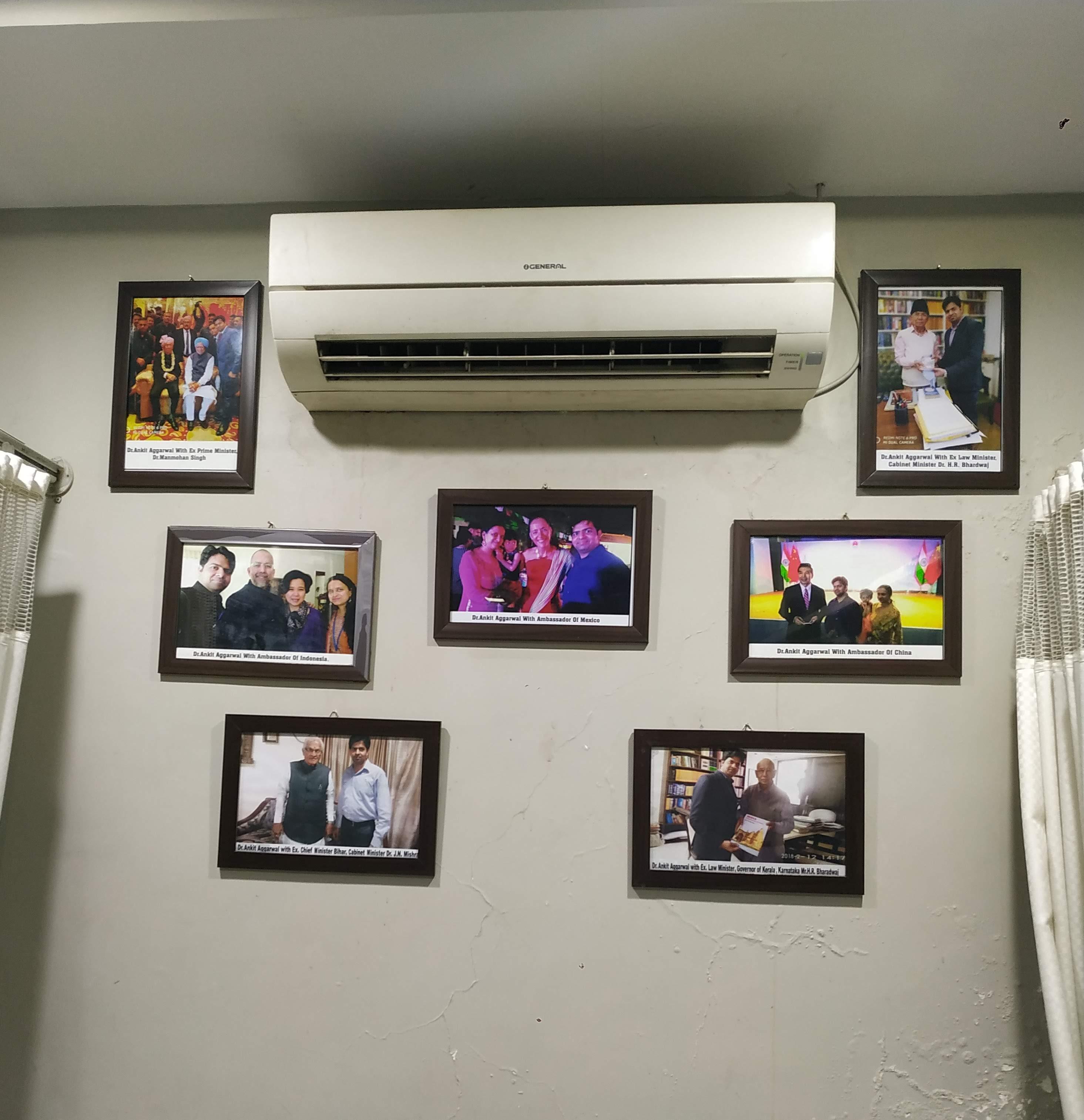 Interior view photo of Dr. Ankit Aggarwal's clinic - Photo 3 at south west delhi 110029