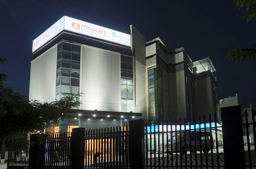 Exterior view photo of Miracles Apollo Cradle Spectra - Photo 3 at na 122004