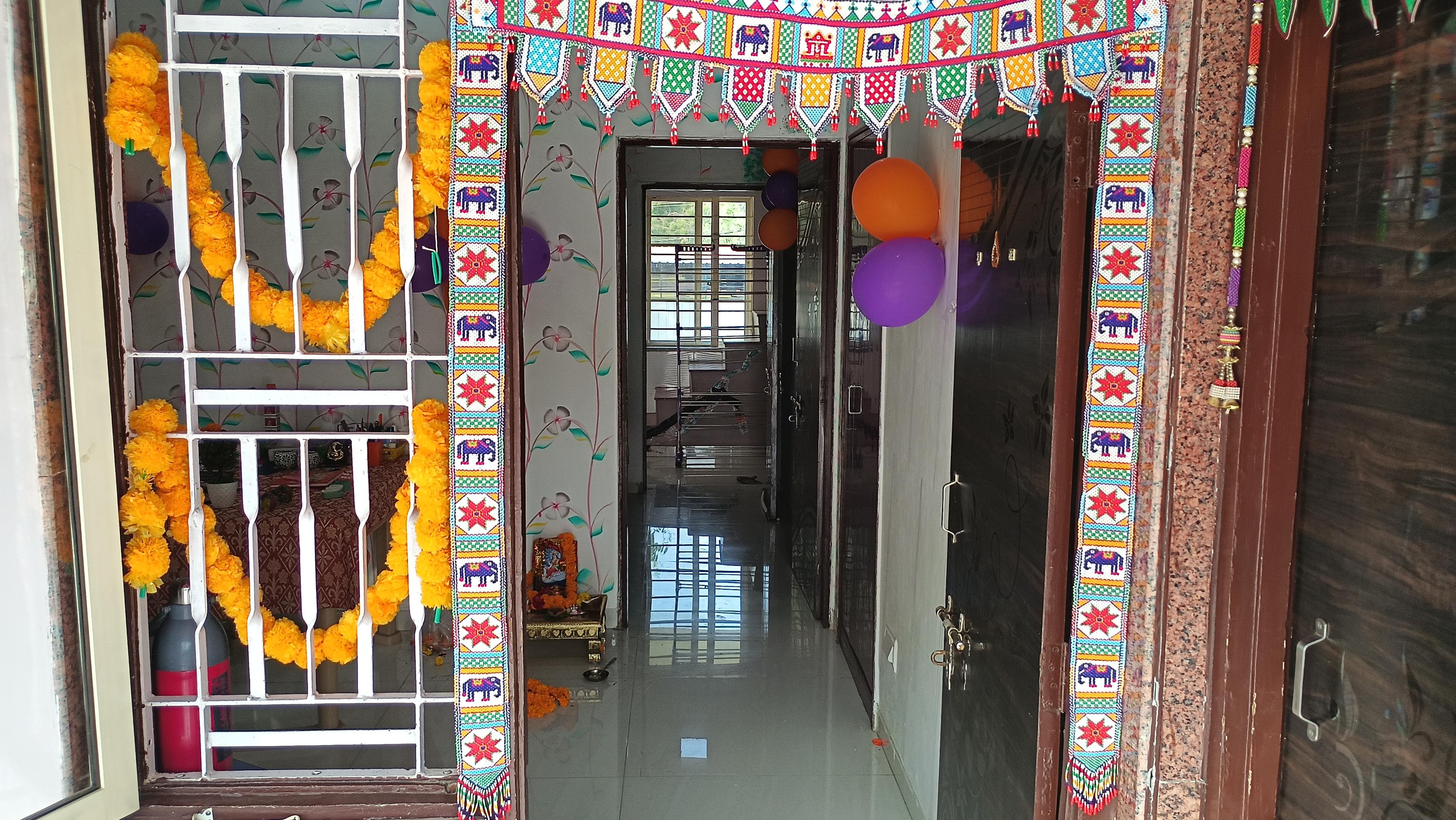 Interior view photo of Ojha Clinic Medical And Dental Opd Consultatio - Photo 3 at kalol 382721