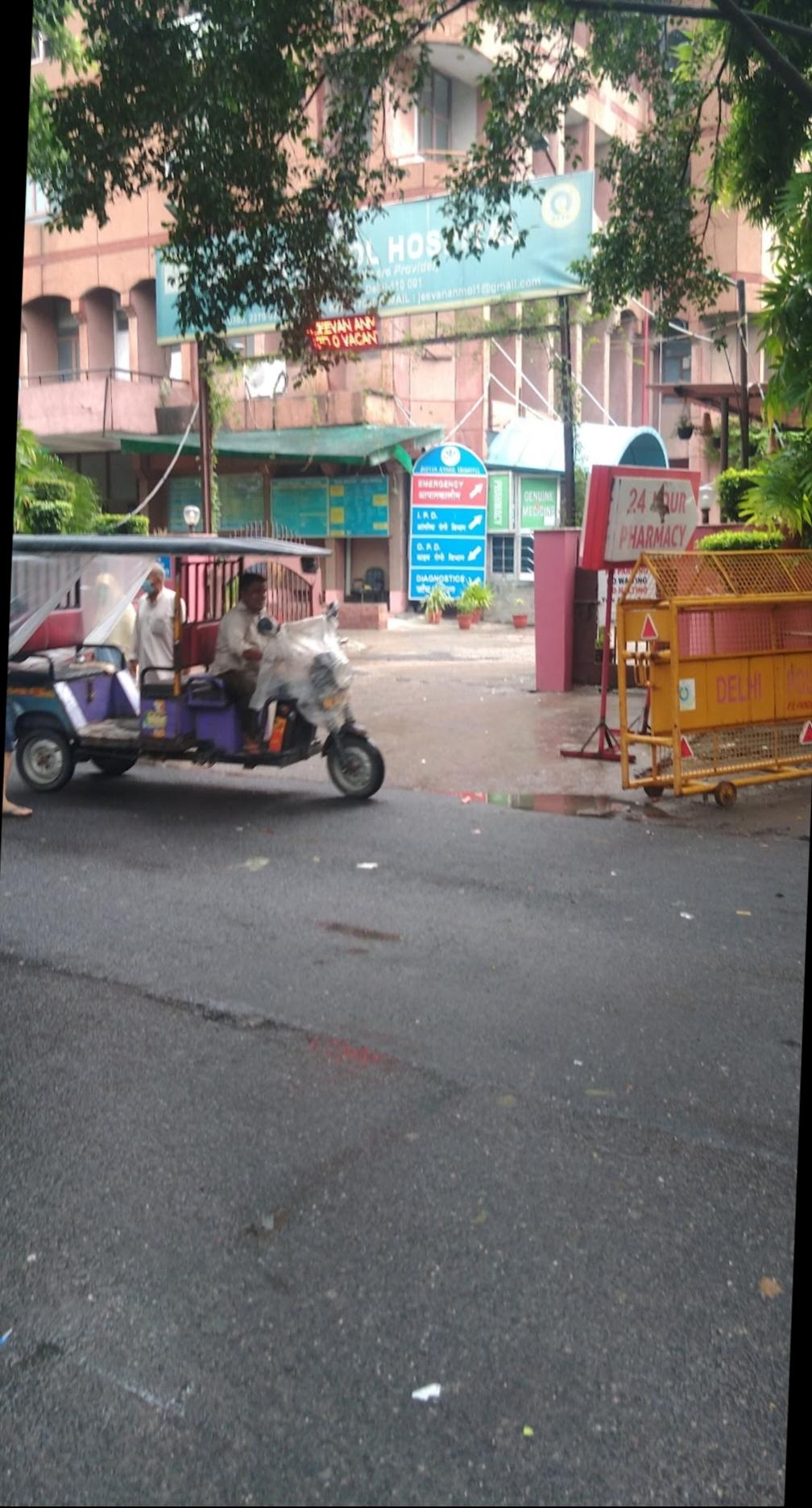 Exterior view photo of Jeevan Anmol Hospital patparganj road pocket 4 Pratap Nagar mayur vihar, Delhi 110091, India - Photo 3 at new delhi 110091