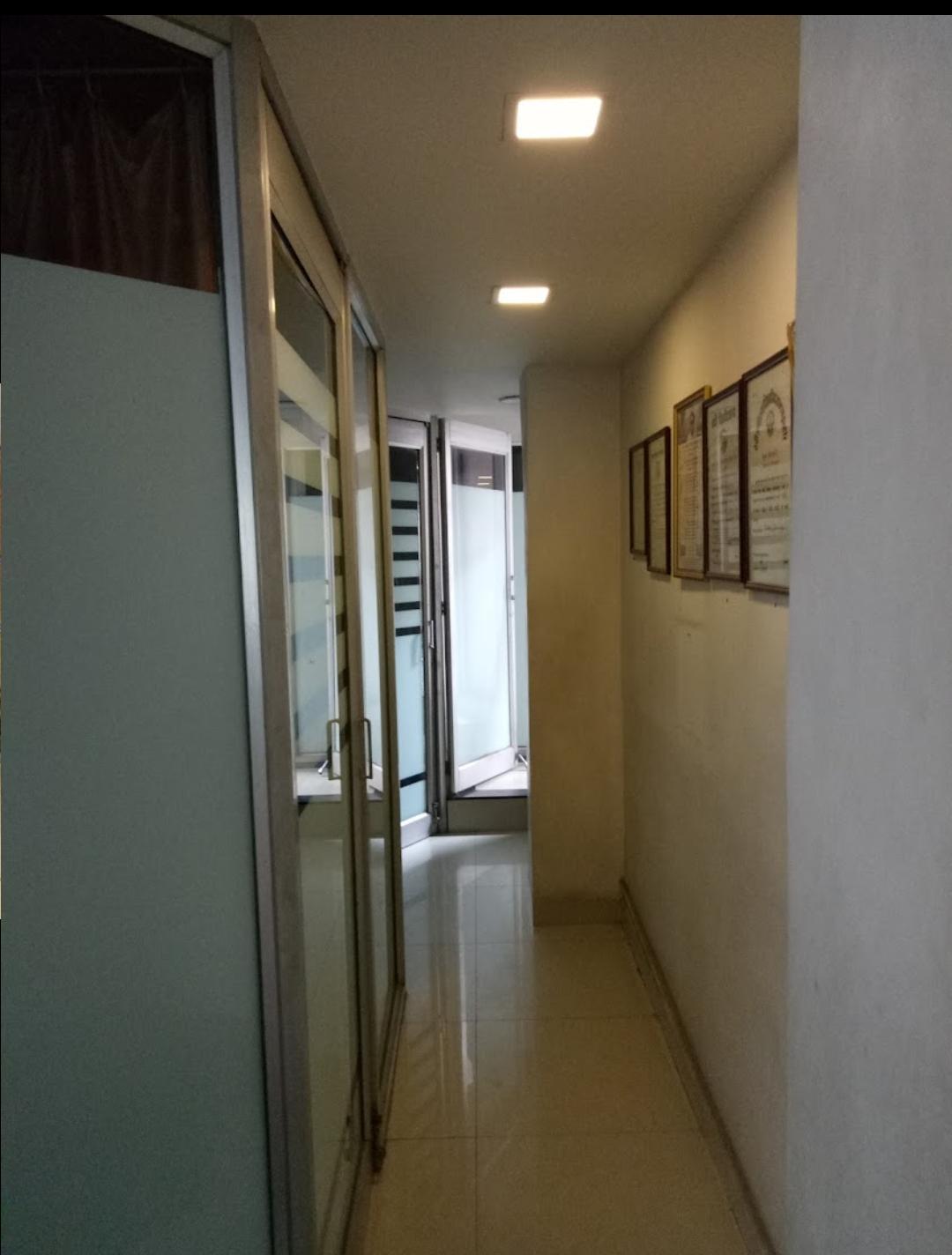 Interior view photo of Dr Rahul Mathur Clinic - Photo 2 at indore 452001