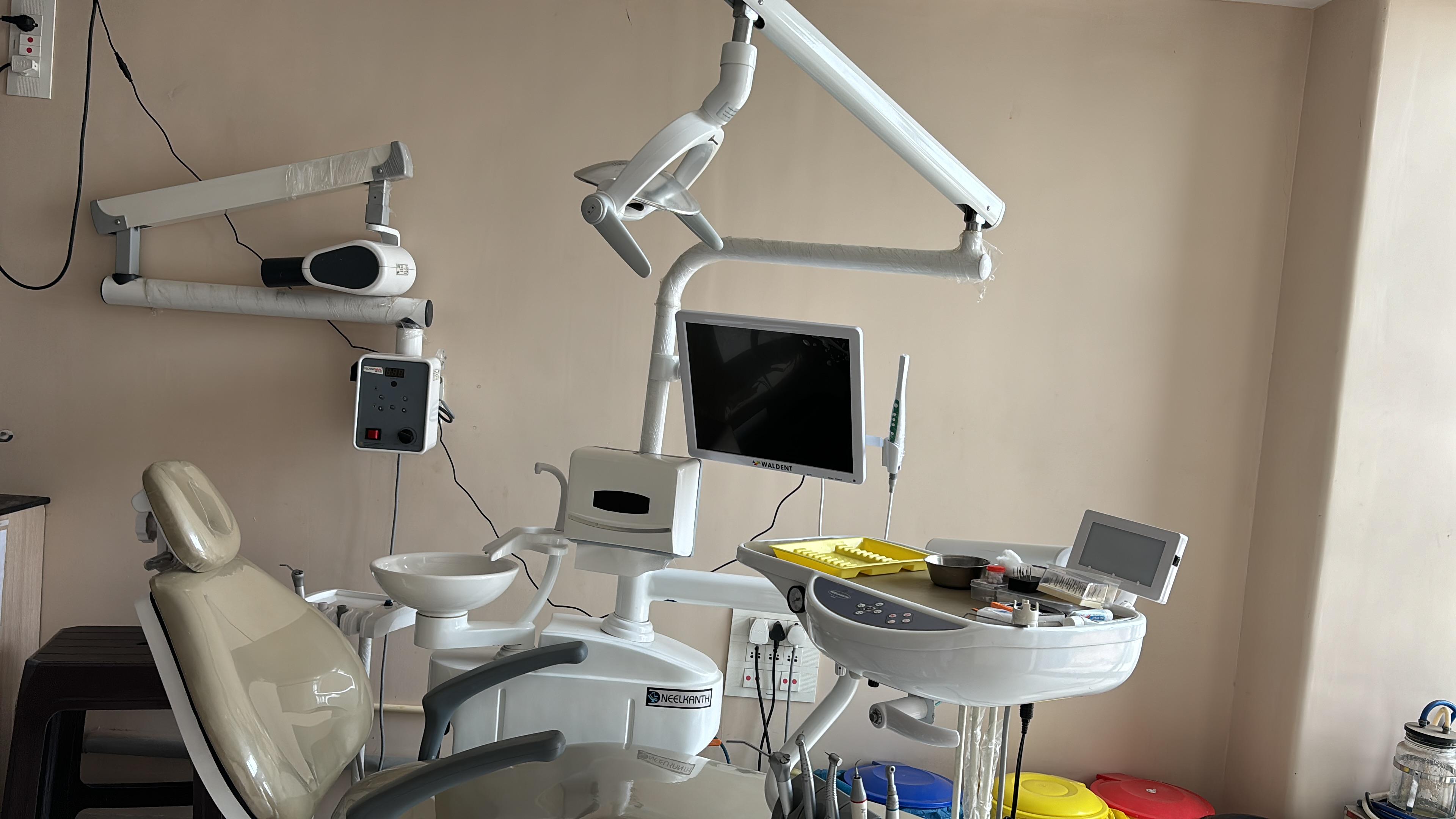 Interior view photo of Dr Aami Dental Clinic - Photo 2 at vadodara 390012