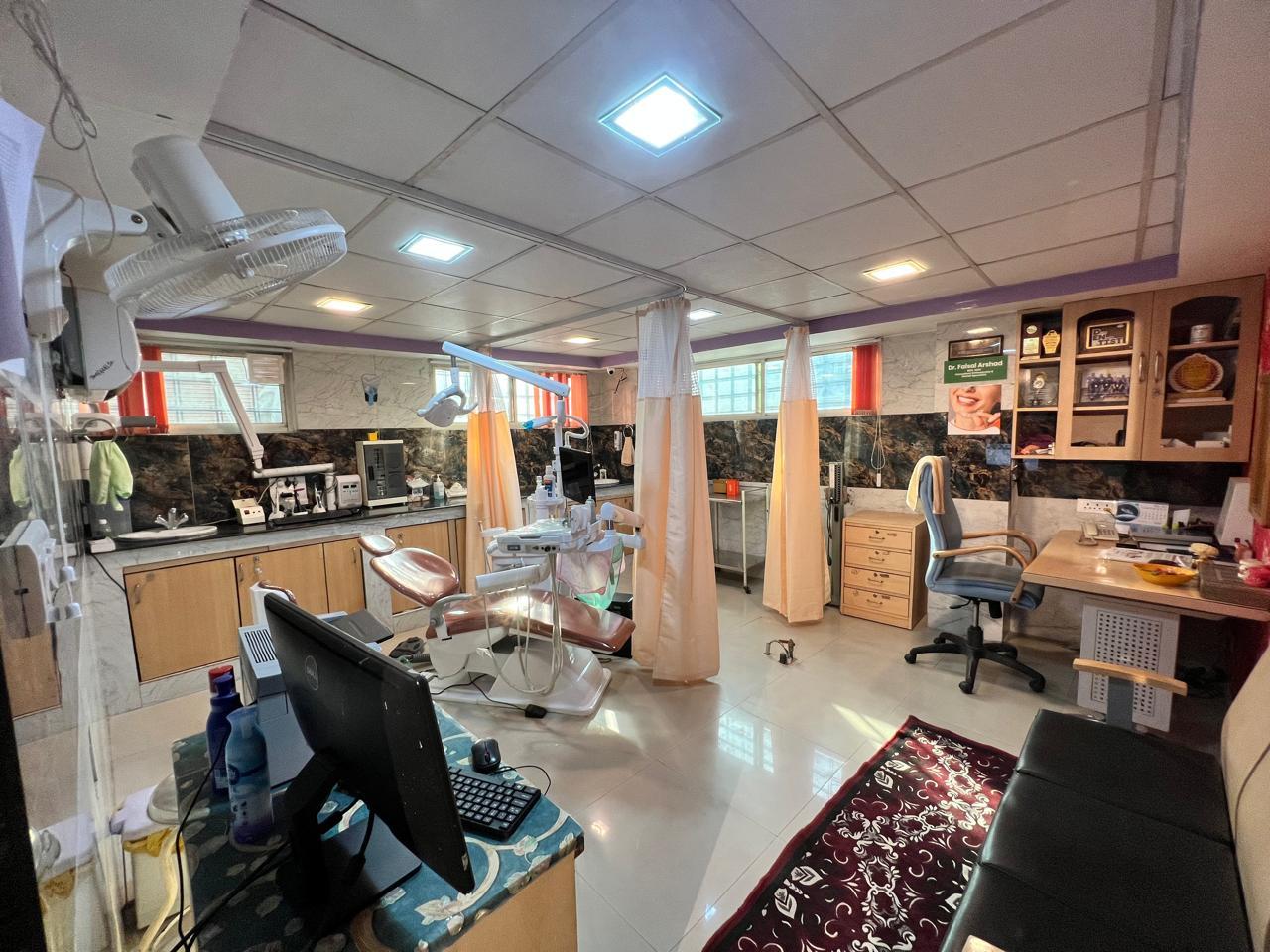 Interior view photo of Appolo Dental Care - Braces & Implant Center - Photo 3 at srinagar 190010