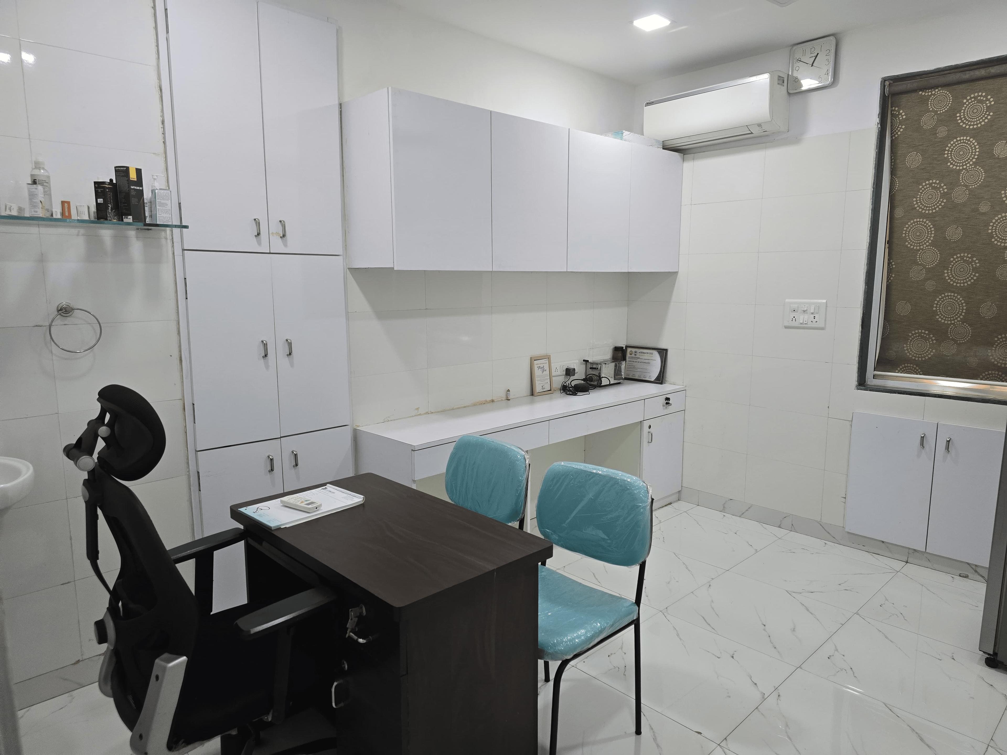 Interior view photo of Balegar 's Skin and hair clinic - Photo 3 at davangerė 577004