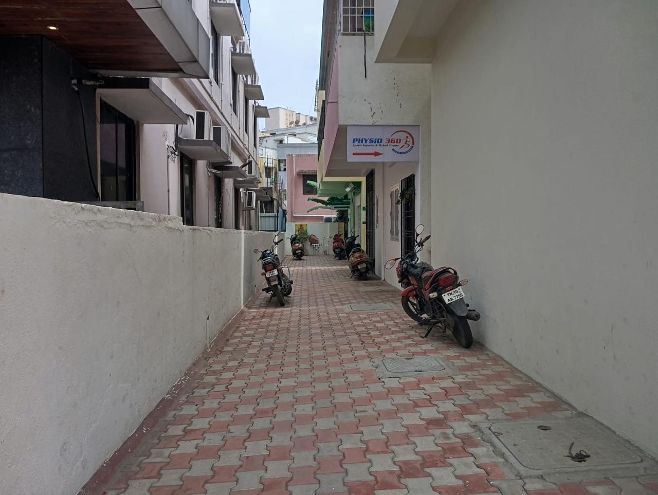 Interior view photo of Physio360 Physiotherapy Centre - Photo 2 at chennai 600125