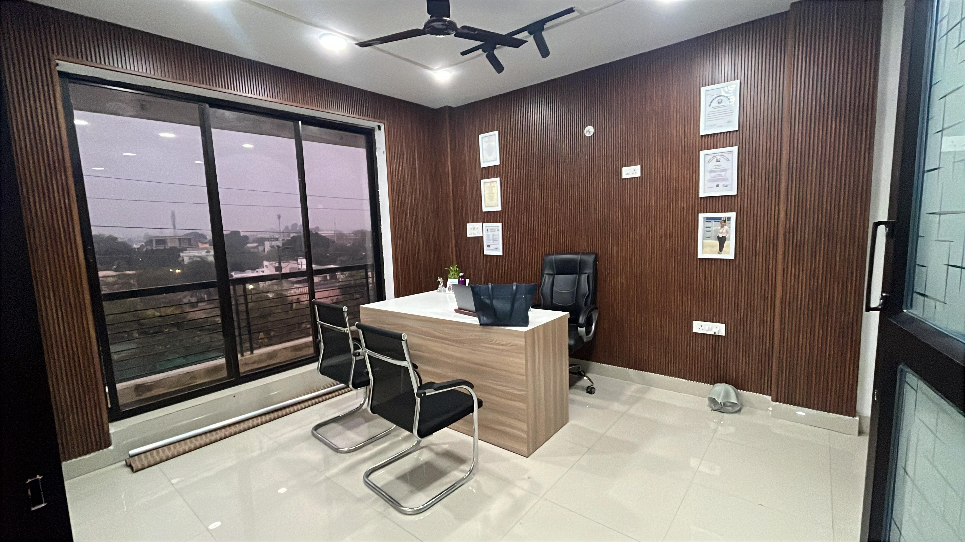 Clinic signage photo of Diabetes, Hormone and Endocrine clinic - Photo 1 at na 462024