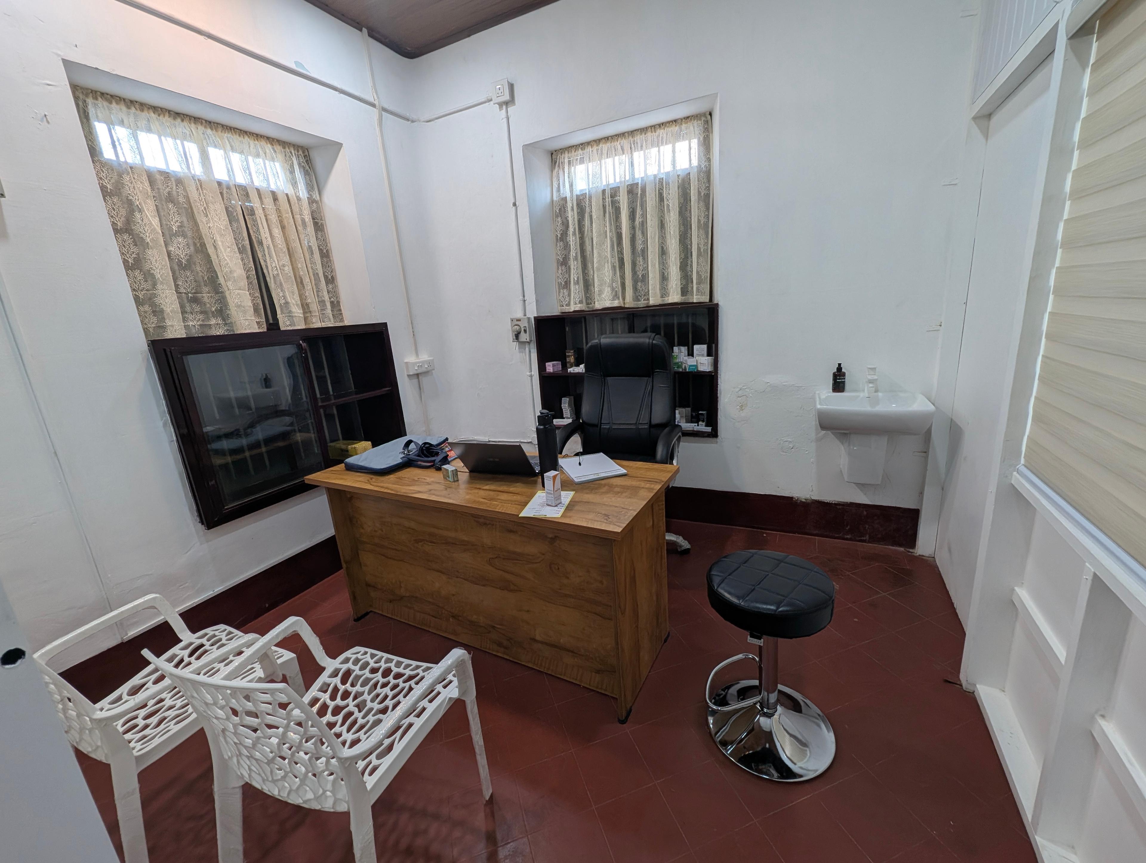 Interior view photo of EPIGLOW SKIN HAIR AND COSMETOLOGY CLINIC - Photo 2 at Not Available 688001