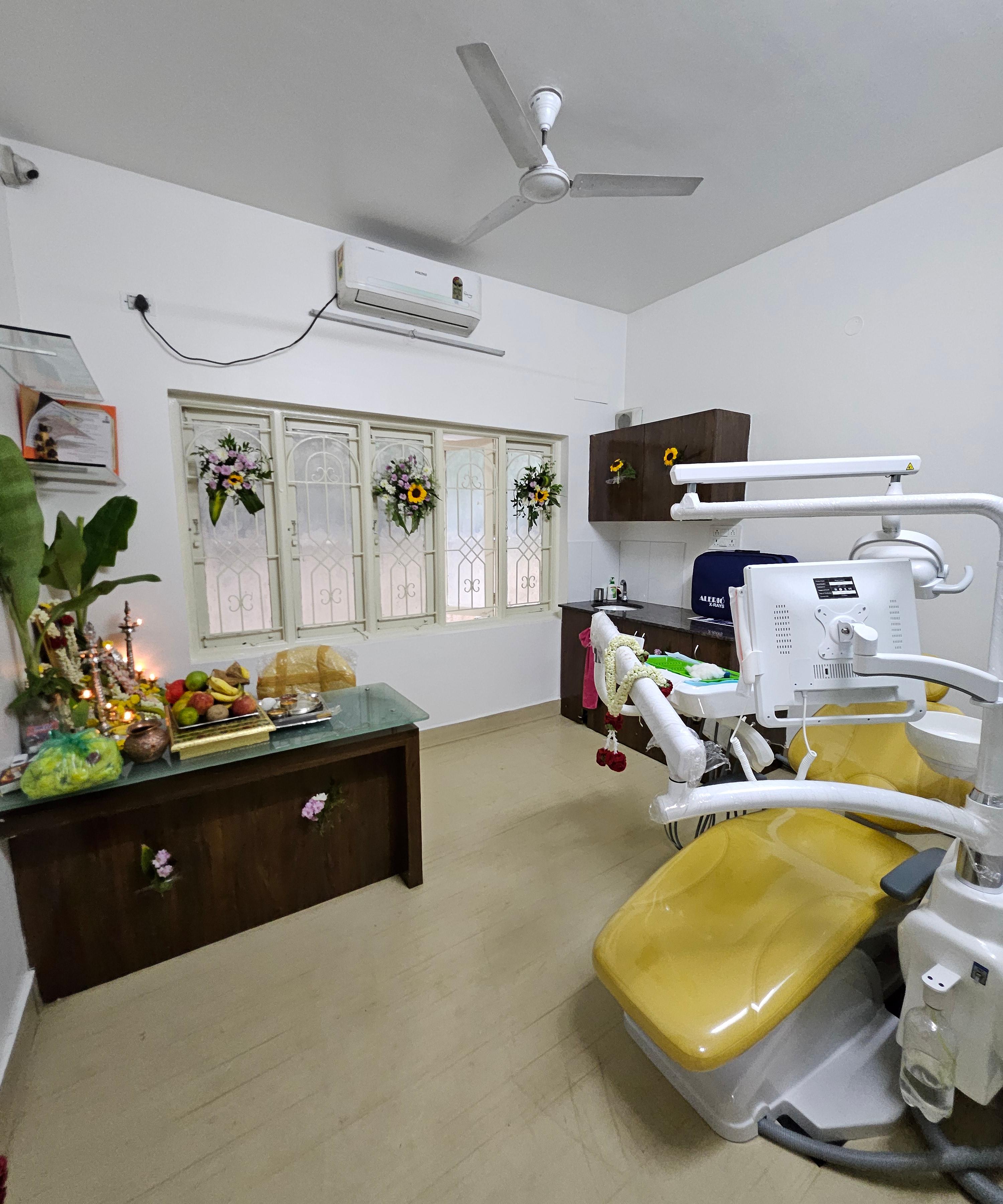 Interior view photo of Arooda Dental Solutions - Photo 2 at bengaluru 560003