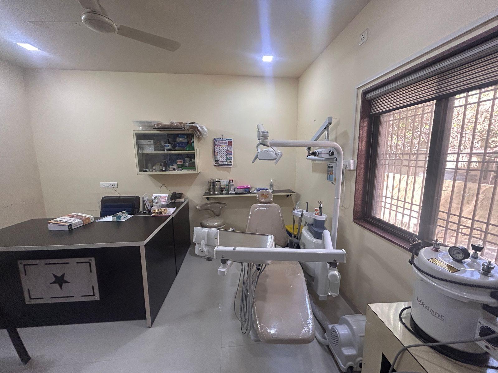 Interior view photo of Abhinav Dental Clinic - Photo 2 at Chhatrapati Sambhajinagar 431003