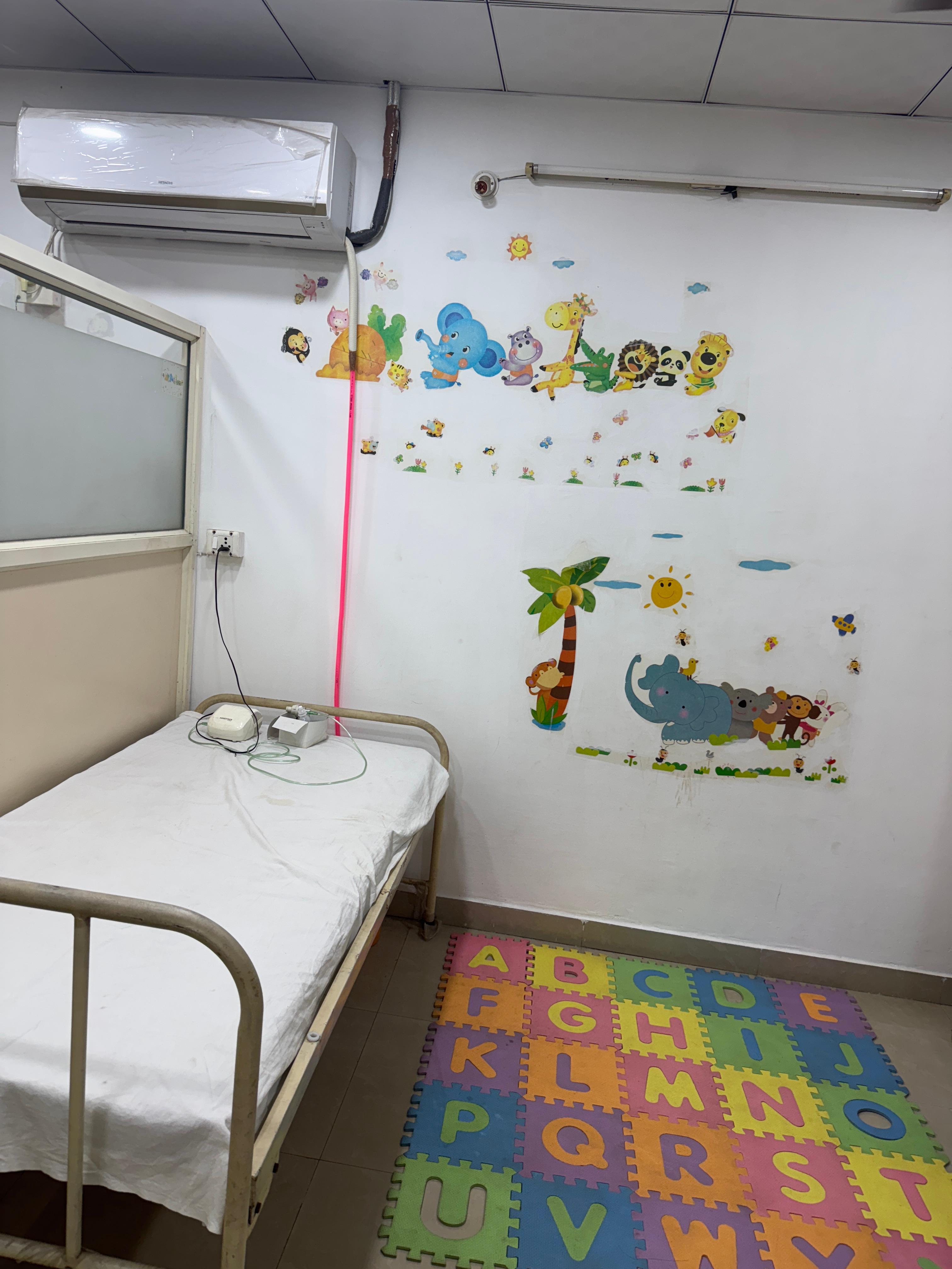 Interior view photo of Dr Shiv Dubey’s Childcare Clinic Katara hills - Photo 2 at Not Available 462043