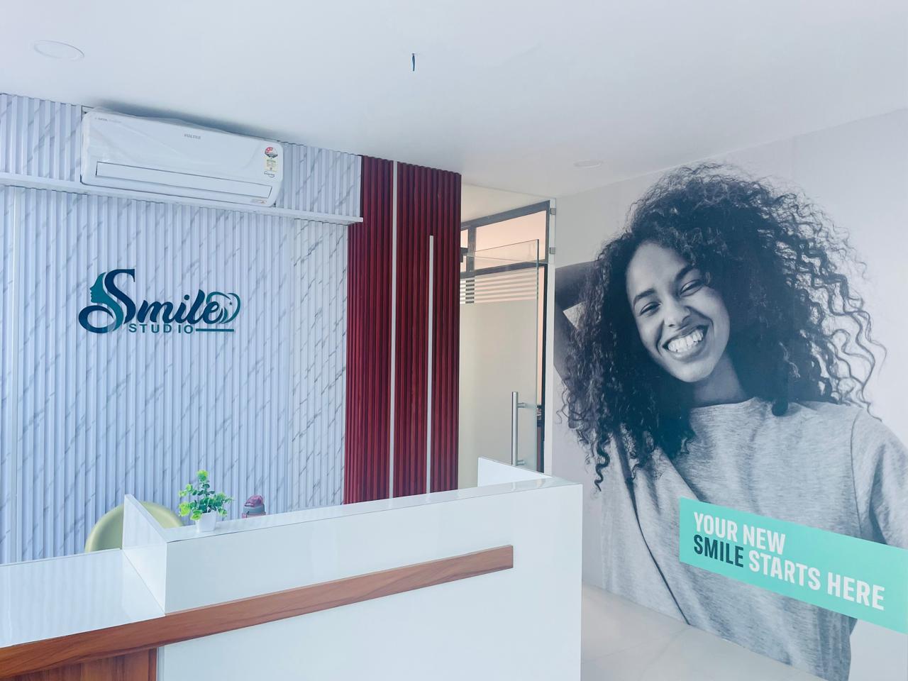 Interior view photo of Dr.Pranay's SMILE STUDIO - SUPER SPECIALITY DENTAL CLINIC - Photo 2 at Serilingampalle (M) 500019