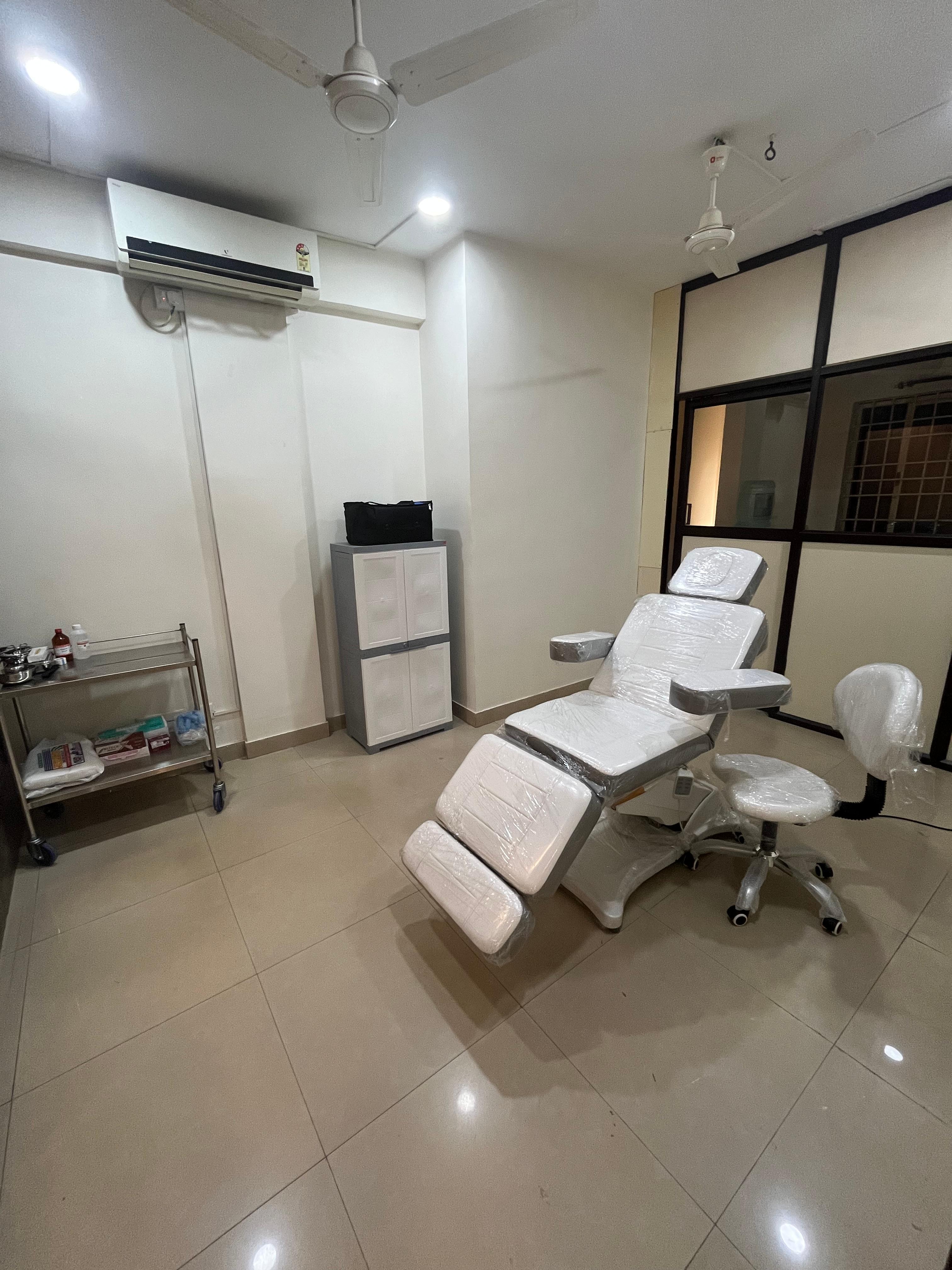 Interior view photo of Clariv - Skin, Aesthetics, Hair Transplantation Clinic - Photo 3 at bengaluru 560094