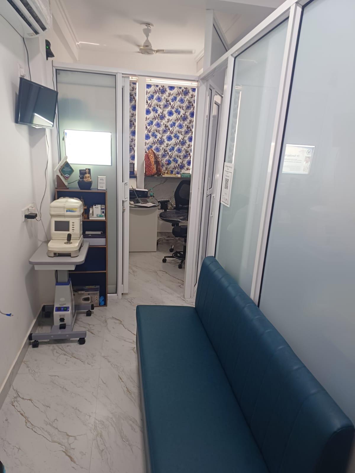 Interior view photo of Dr Buttan's iVision Clinic - Photo 3 at gurgaon 122017