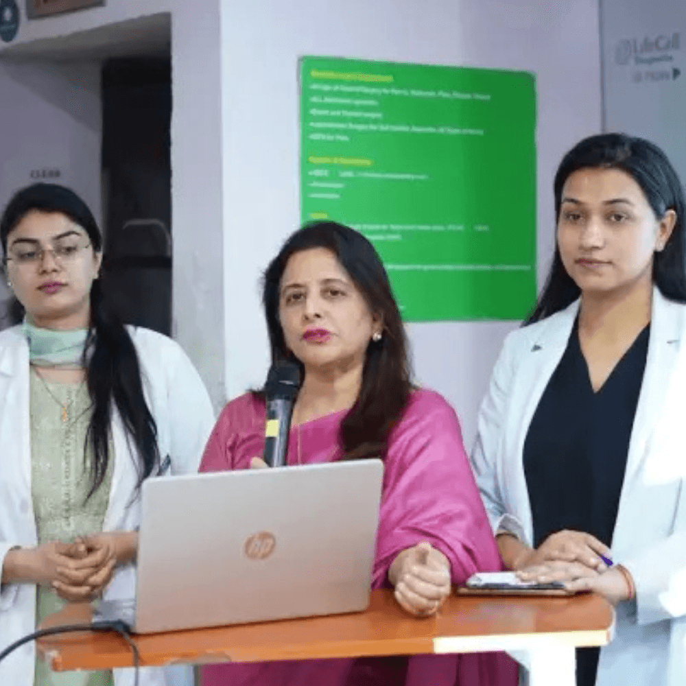 Interior view photo of Dr. Neeru Thakral - Gynecologist | Fertility and IVF Specialist in Gurgaon - Photo 2 at gurgaon 122001