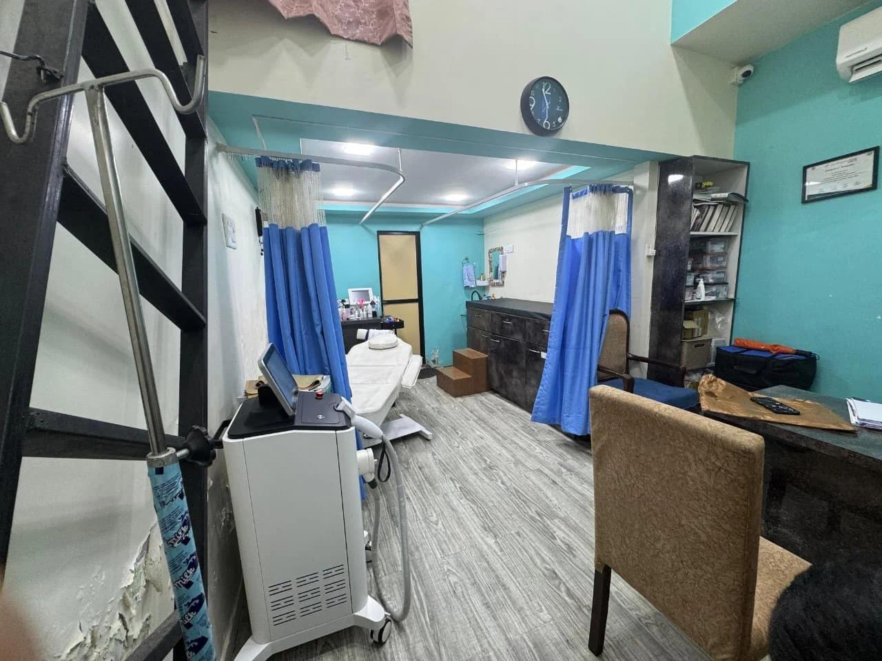 Clinic signage photo of Hamna Skin Clinic - Photo 1 at mumbai 400068