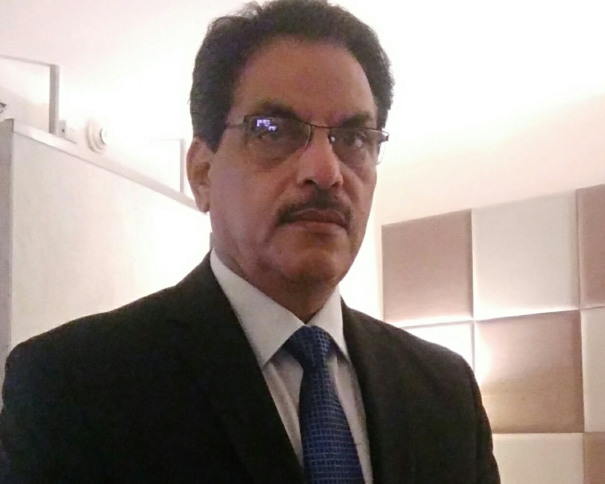 Dr. Vinod Jain